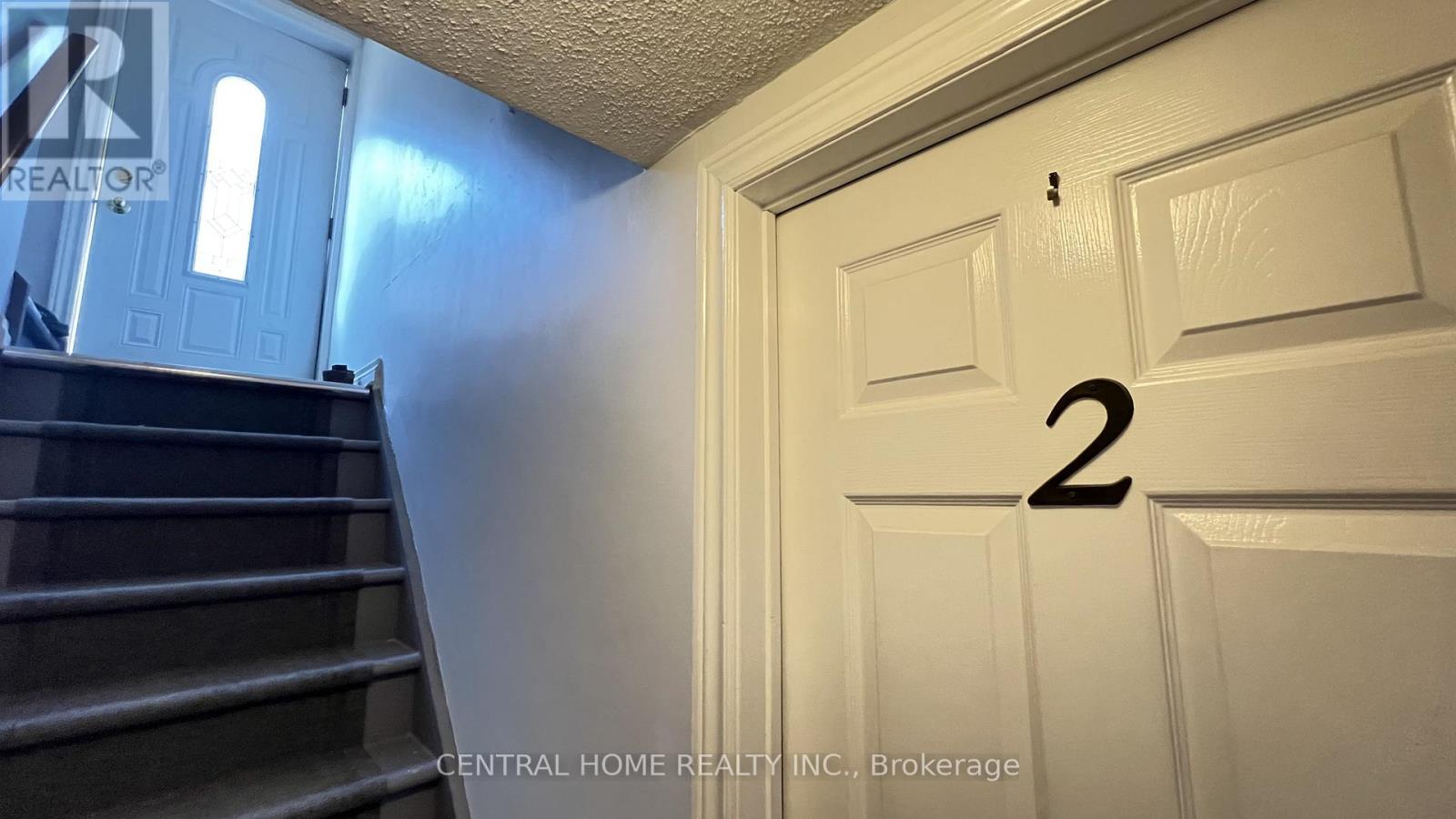 210 Jacey Ann Drive, Richmond Hill (Mill Pond), Ontario  L4C 4N5 - Photo 4 - N12879628