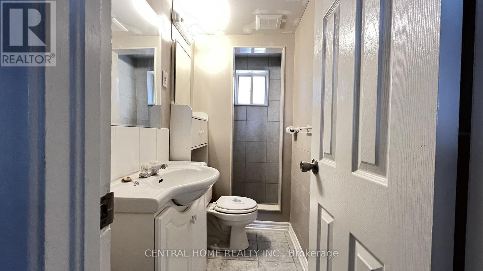 210 Jacey Ann Drive, Richmond Hill (Mill Pond), Ontario  L4C 4N5 - Photo 9 - N12879628