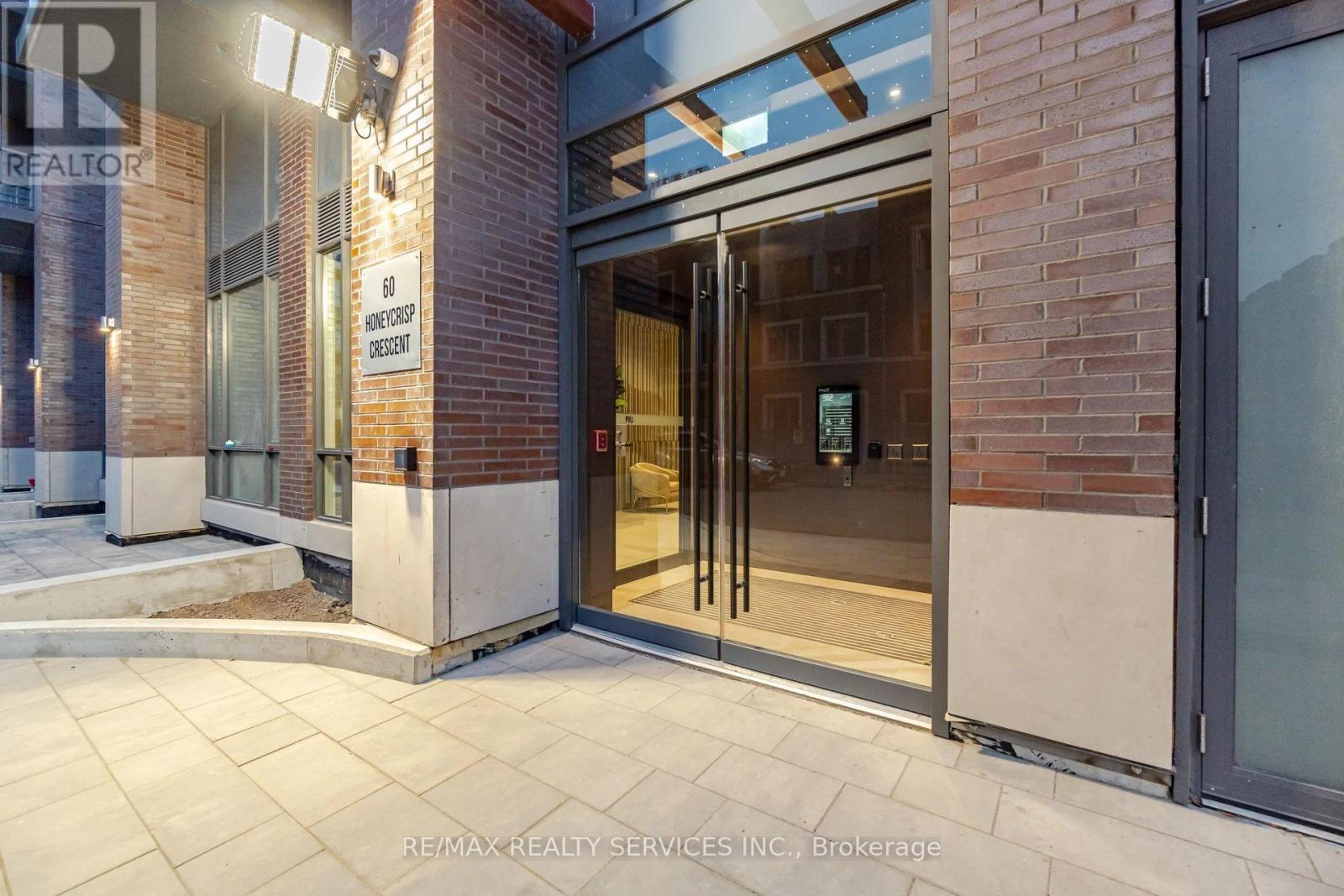 1007 - 60 Honeycrisp Crescent, Vaughan, Ontario  L4K 0N5 - Photo 2 - N12879652