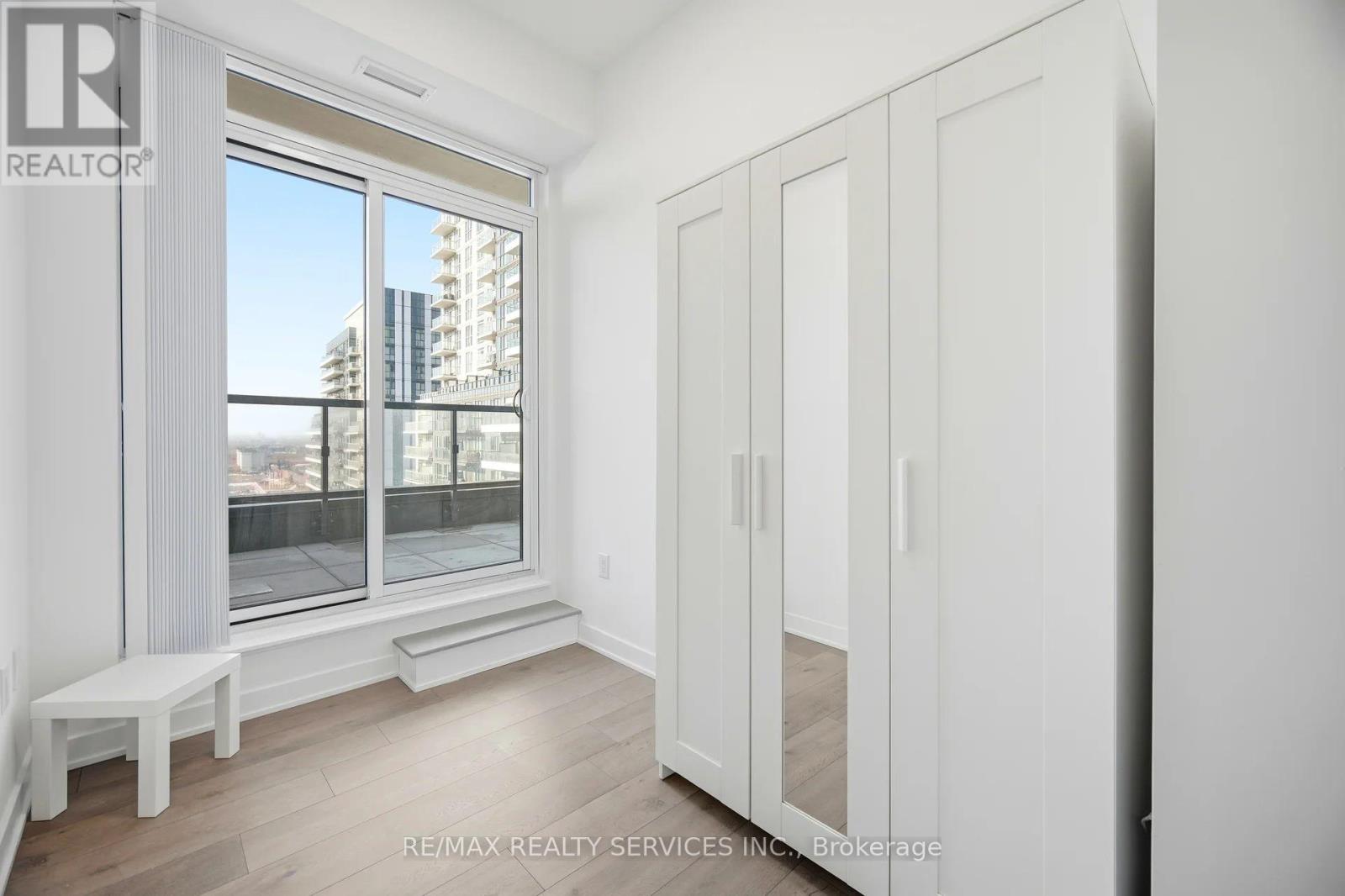 1007 - 60 Honeycrisp Crescent, Vaughan, Ontario  L4K 0N5 - Photo 21 - N12879652