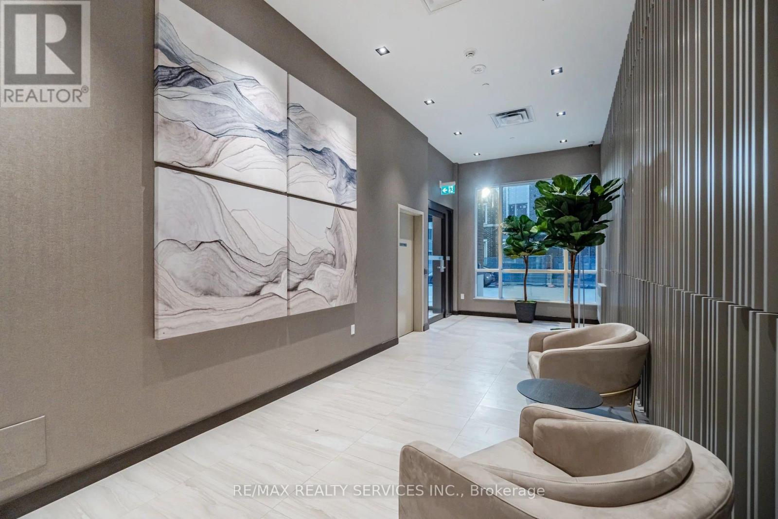 1007 - 60 Honeycrisp Crescent, Vaughan, Ontario  L4K 0N5 - Photo 3 - N12879652