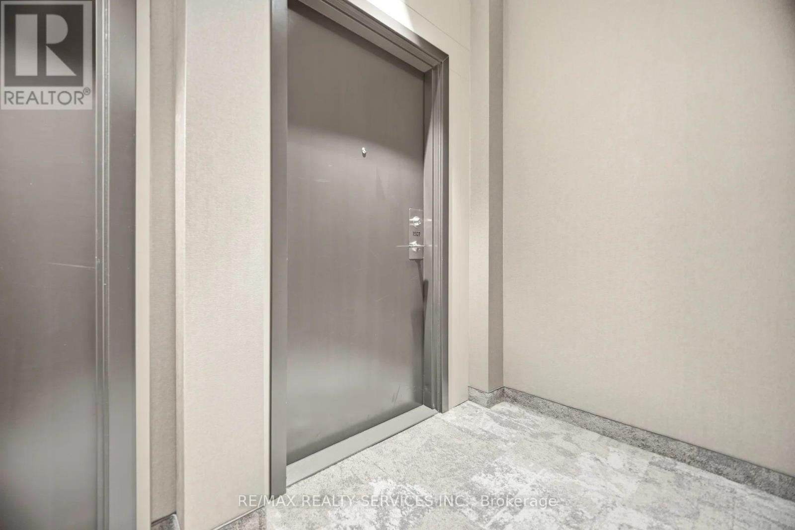 1007 - 60 Honeycrisp Crescent, Vaughan, Ontario  L4K 0N5 - Photo 4 - N12879652