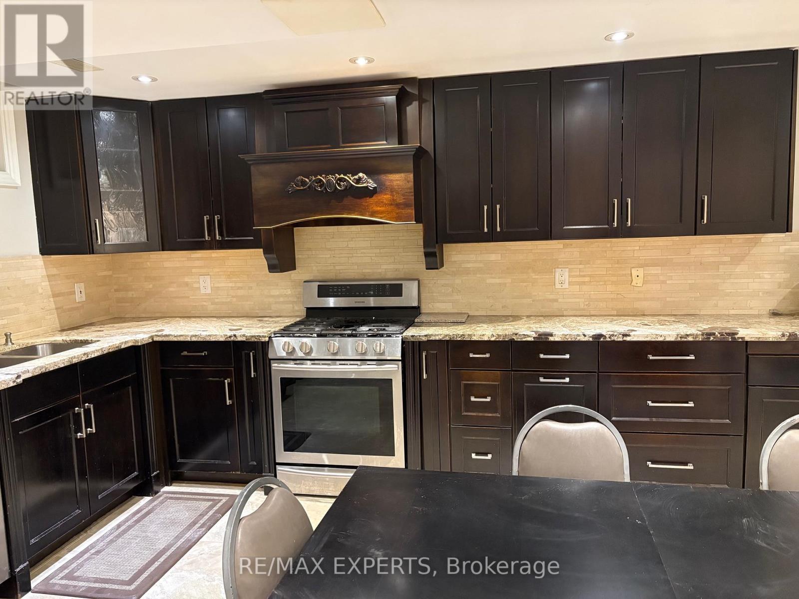 220 Twin Hills Crescent, Vaughan (Vellore Village), Ontario  L4H 0H2 - Photo 13 - N12879660