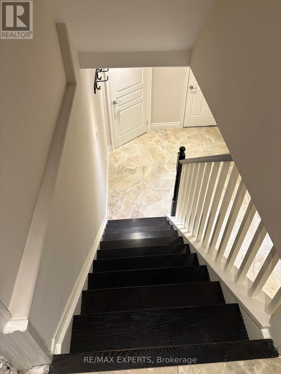 220 Twin Hills Crescent, Vaughan (Vellore Village), Ontario  L4H 0H2 - Photo 4 - N12879660