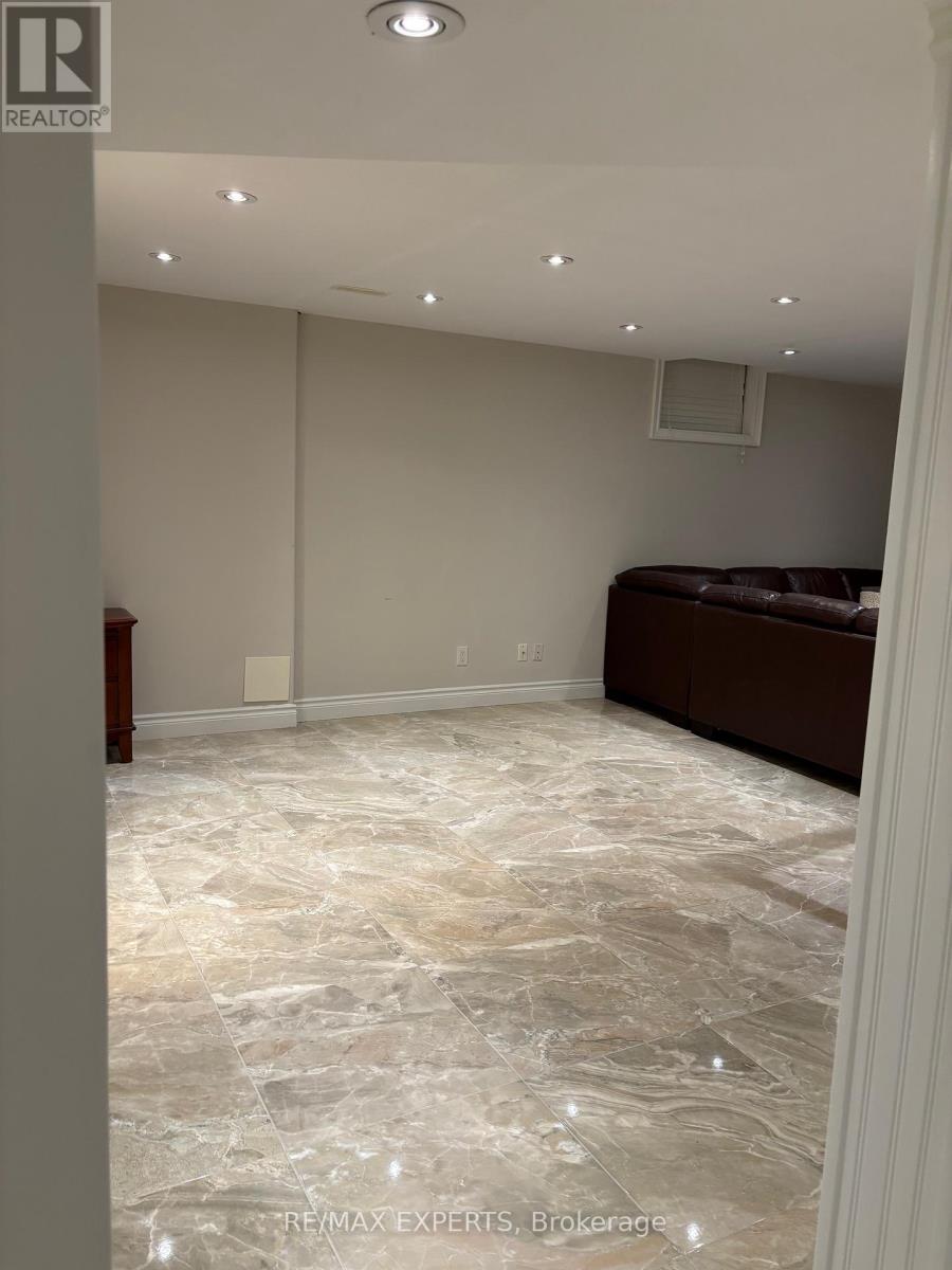 220 Twin Hills Crescent, Vaughan (Vellore Village), Ontario  L4H 0H2 - Photo 6 - N12879660