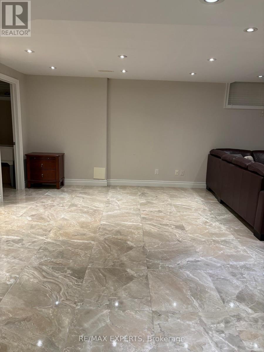 220 Twin Hills Crescent, Vaughan (Vellore Village), Ontario  L4H 0H2 - Photo 7 - N12879660