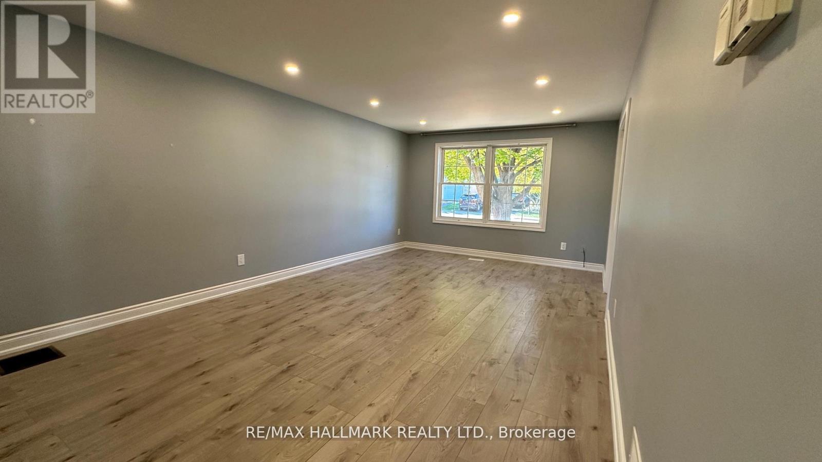 361 Terry Drive, Newmarket, Ontario  L3Y 5E7 - Photo 3 - N12879692