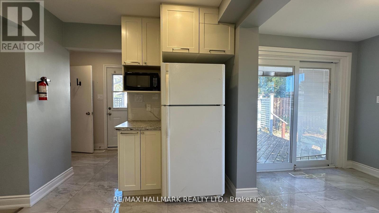 361 Terry Drive, Newmarket, Ontario  L3Y 5E7 - Photo 6 - N12879692