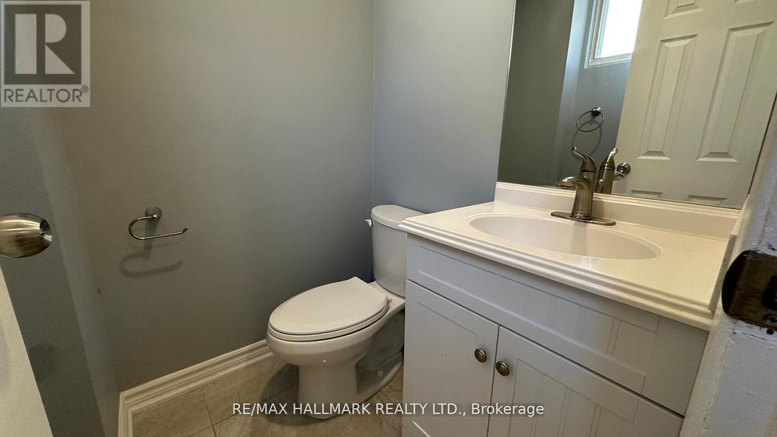 361 Terry Drive, Newmarket, Ontario  L3Y 5E7 - Photo 9 - N12879692