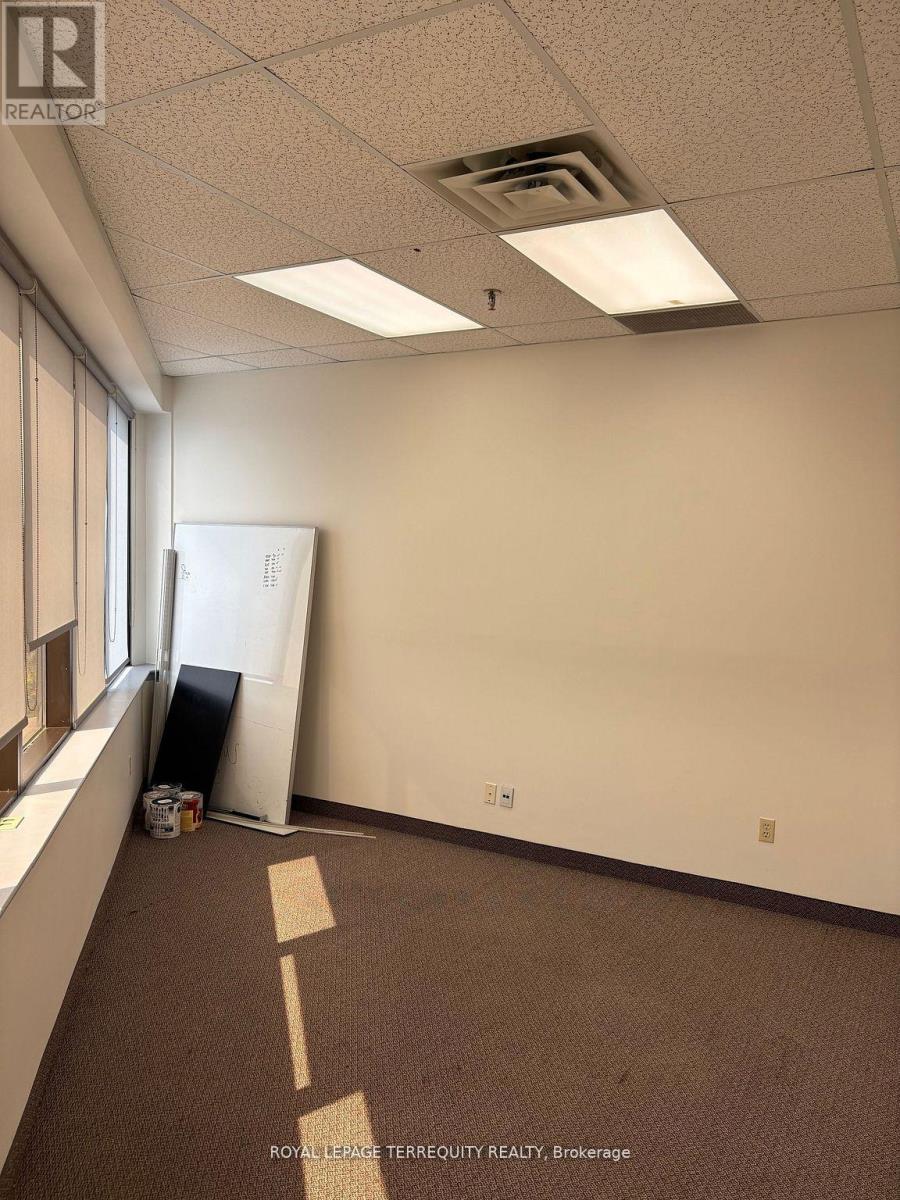 220 - 3075 Fourteenth Avenue, Markham (Milliken Mills West), Ontario  L3R 0G9 - Photo 9 - N12879700