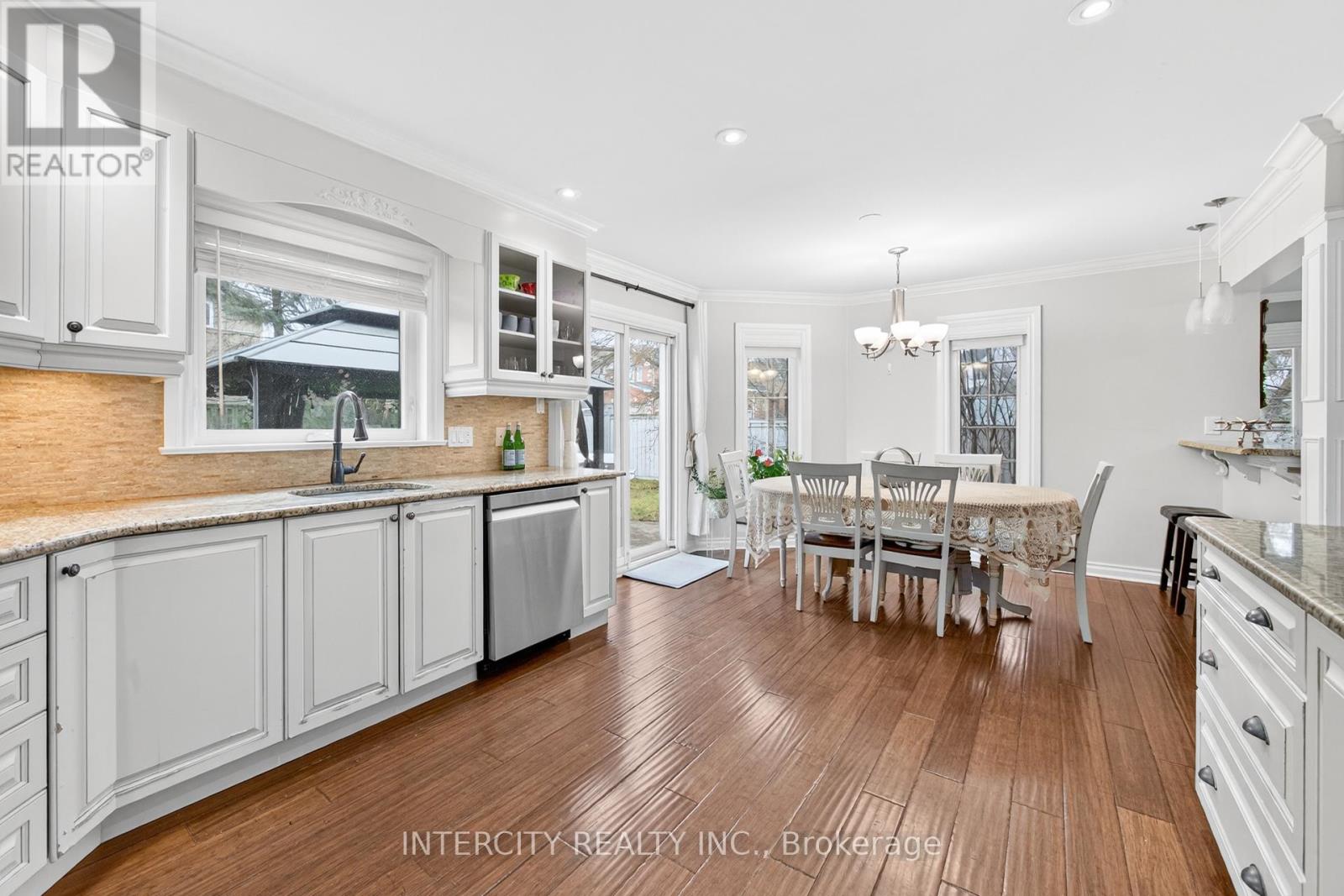 63 Deerglen Terrace, Aurora, Ontario  L4G 6Y2 - Photo 15 - N12879720