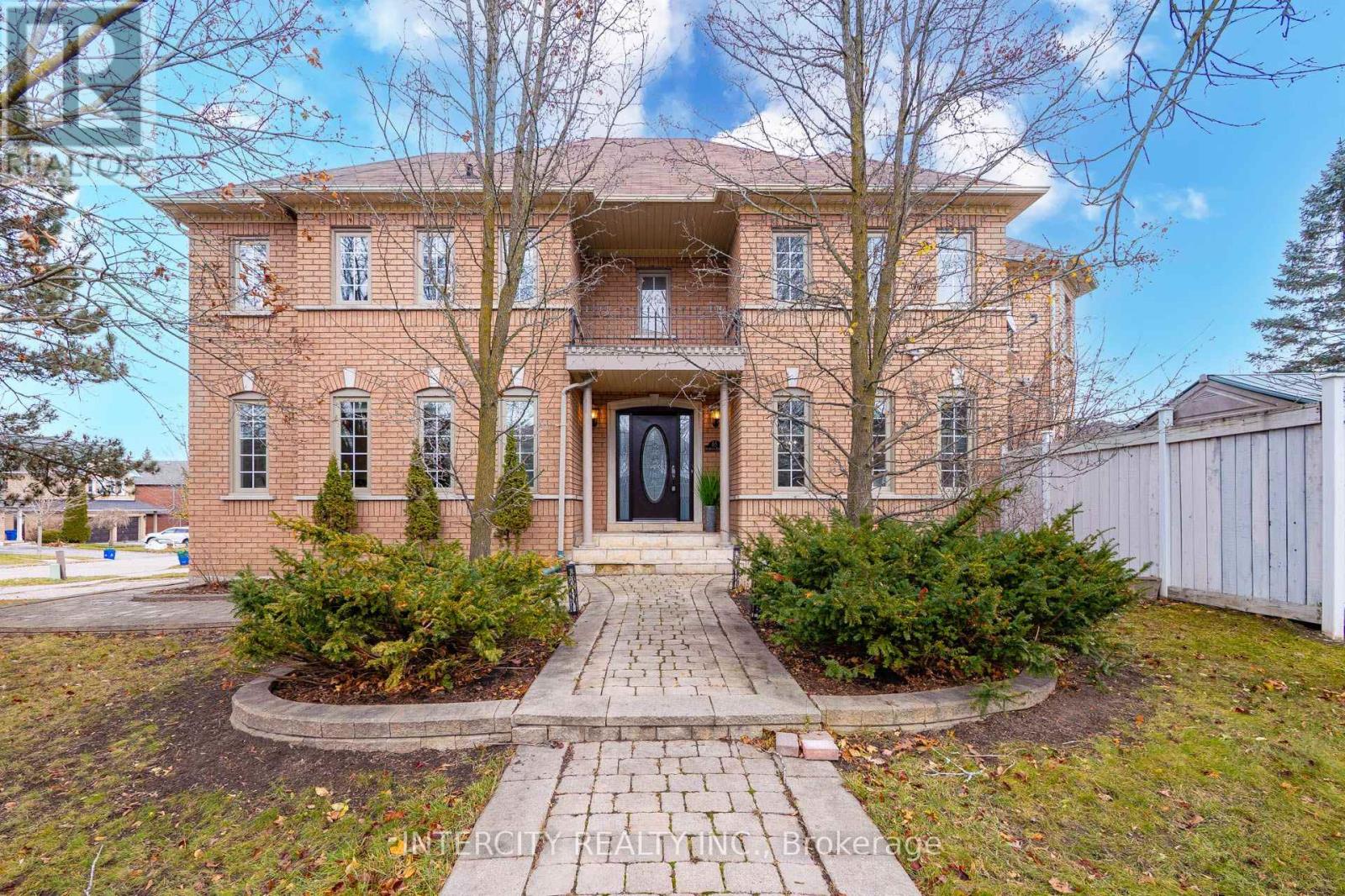 63 Deerglen Terrace, Aurora, Ontario  L4G 6Y2 - Photo 2 - N12879720