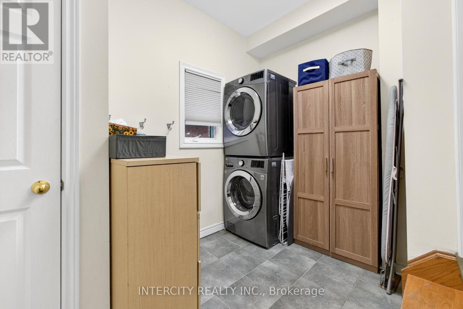 63 Deerglen Terrace, Aurora, Ontario  L4G 6Y2 - Photo 33 - N12879720