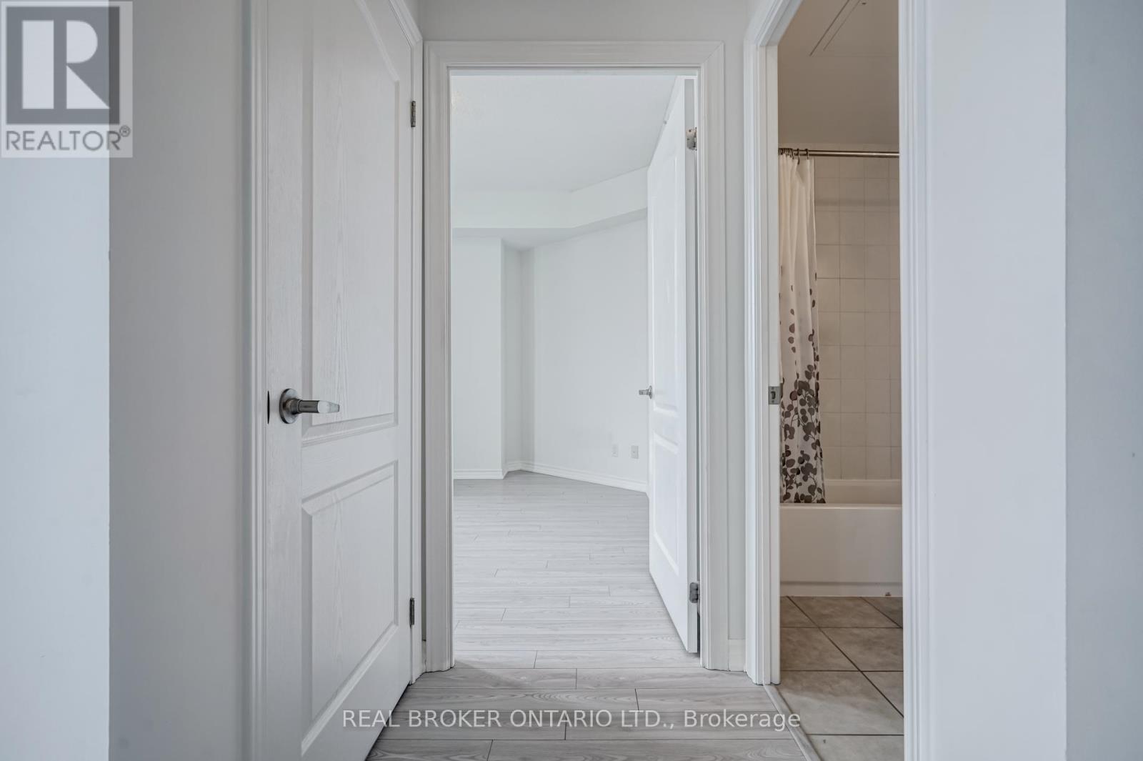 618 - 8323 Kennedy Road, Markham (Village Green-South Unionville), Ontario  L3R 5W7 - Photo 14 - N12879730