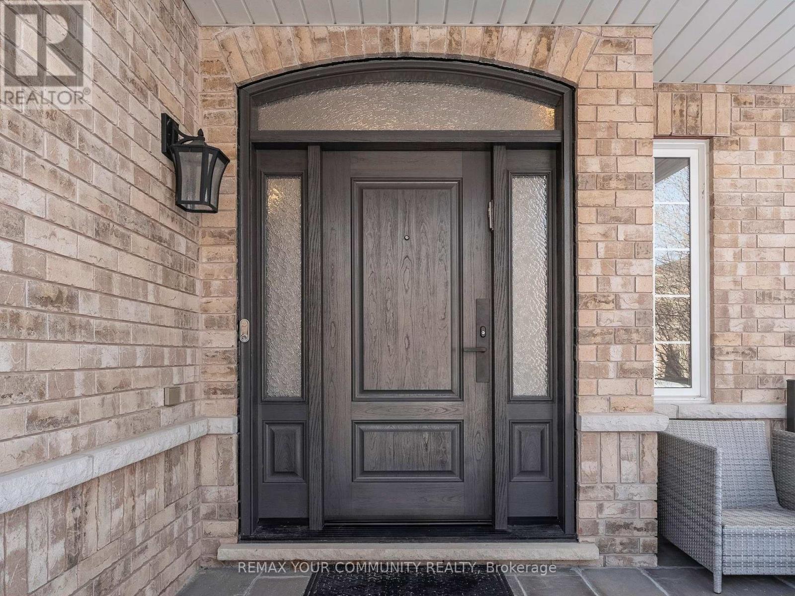 32 D'eva Drive, Vaughan, Ontario  L4J 0G1 - Photo 2 - N12879762