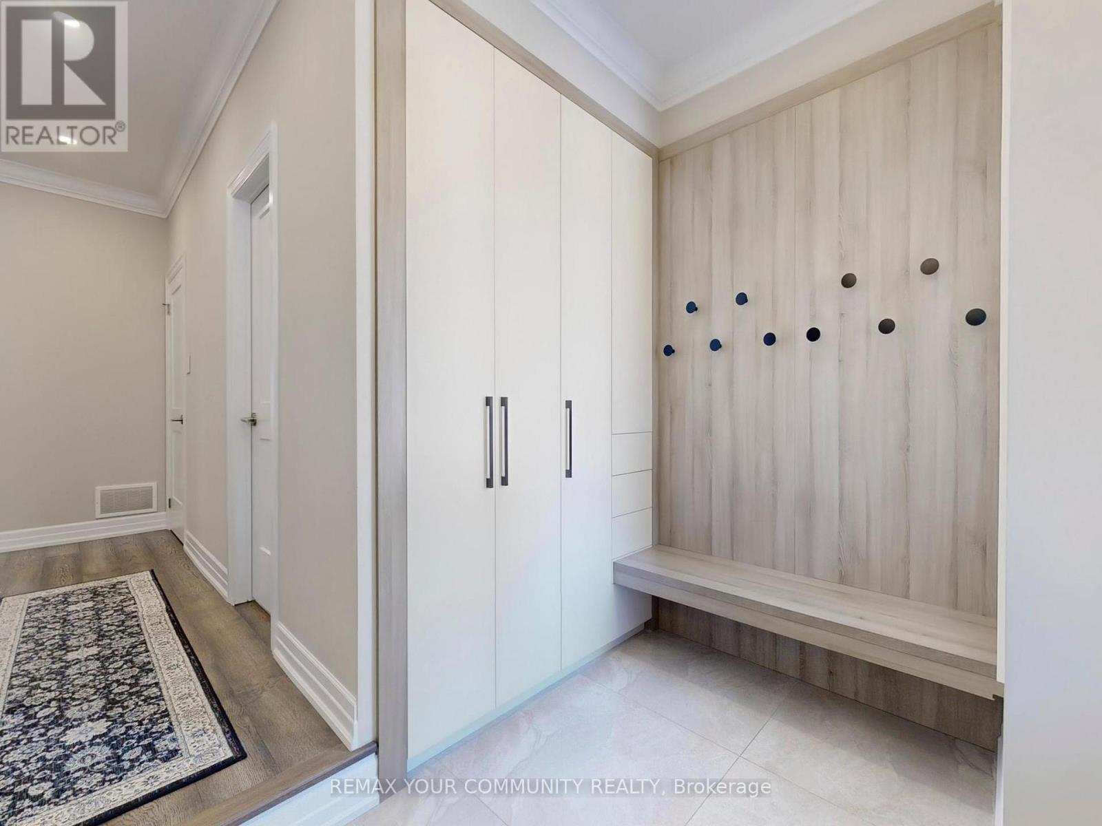 32 D'eva Drive, Vaughan, Ontario  L4J 0G1 - Photo 4 - N12879762