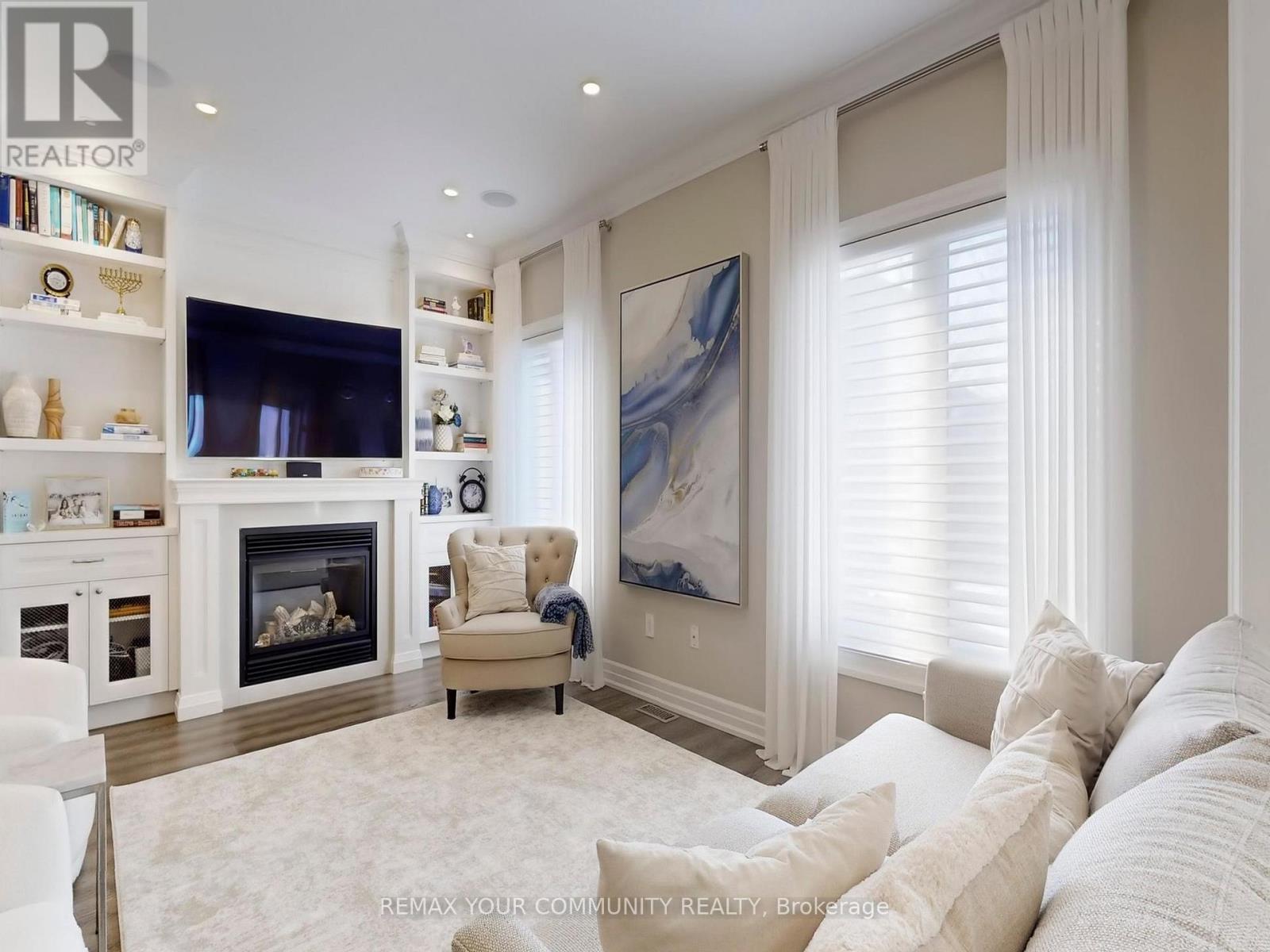 32 D'eva Drive, Vaughan, Ontario  L4J 0G1 - Photo 5 - N12879762