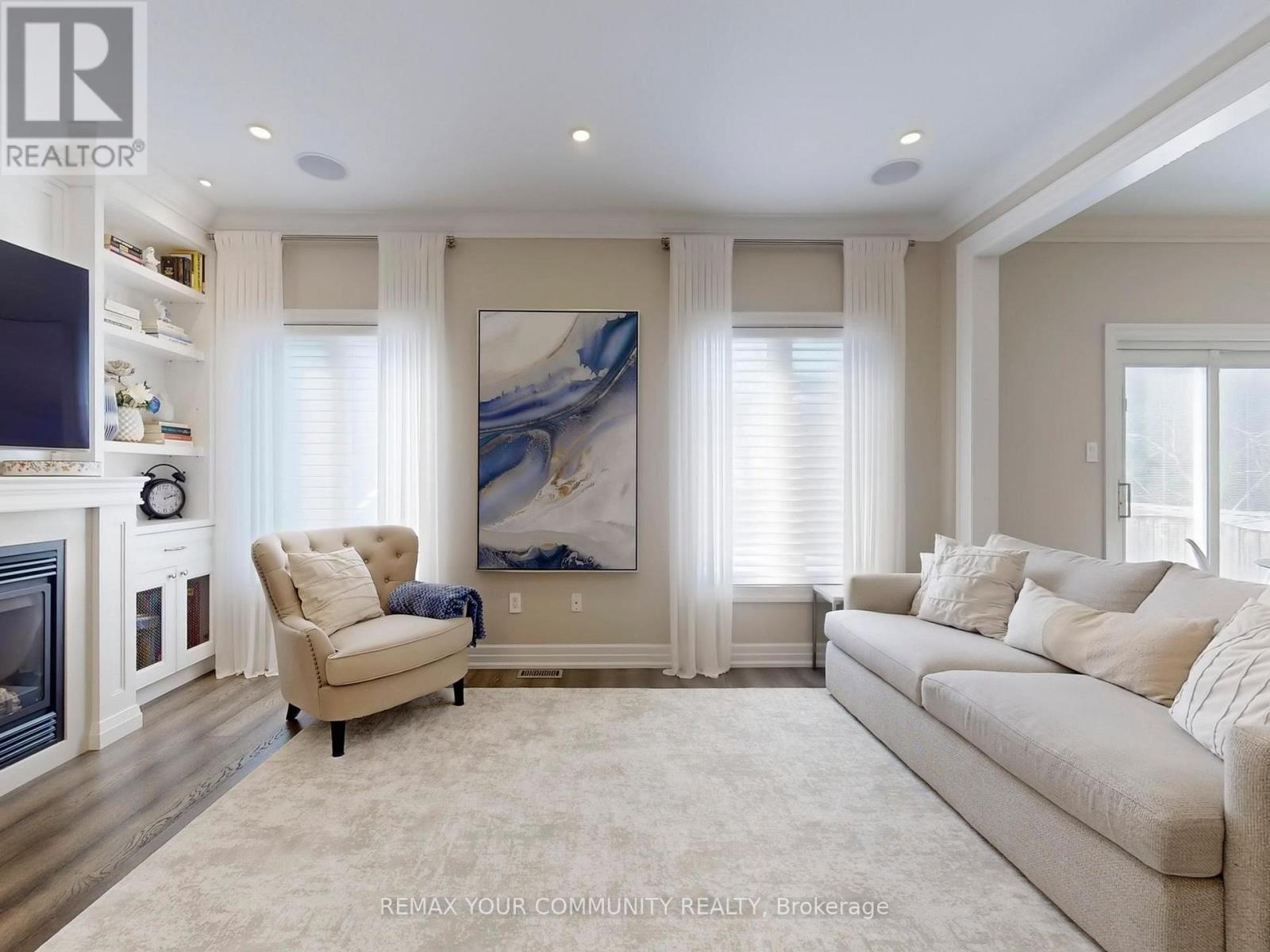 32 D'eva Drive, Vaughan, Ontario  L4J 0G1 - Photo 6 - N12879762