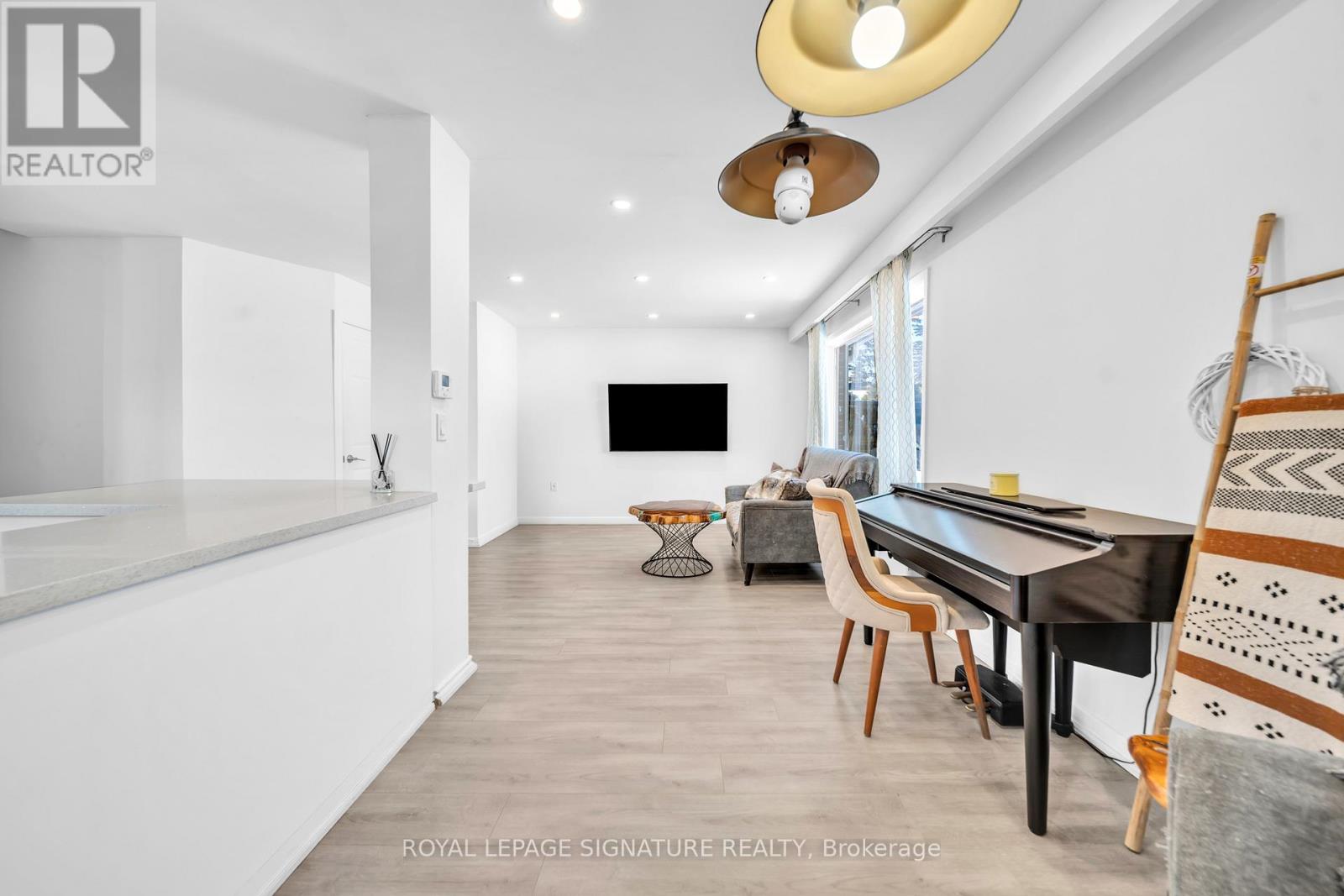 21 Huron Court, Aurora, Ontario  L4G 2X7 - Photo 10 - N12879774