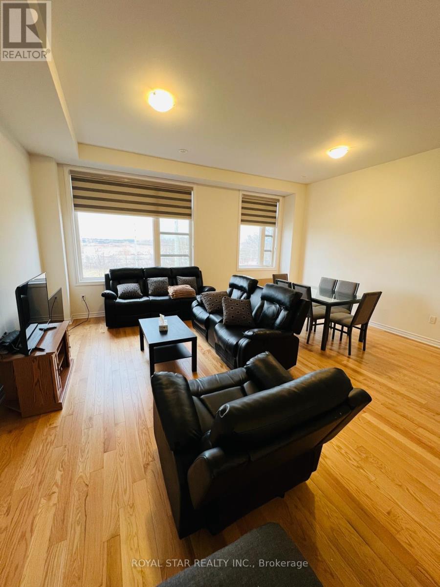 73 Inverary Crescent, Vaughan, Ontario  L4H 5G9 - Photo 8 - N12863668