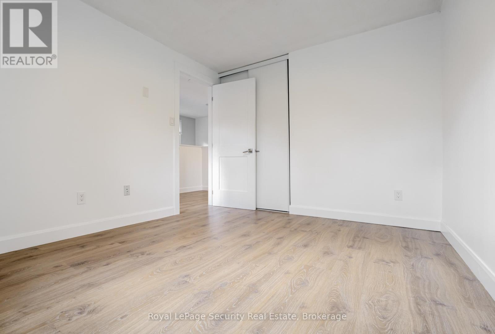 32 Wilson Court, Barrie (Allandale), Ontario  L4N 5K8 - Photo 12 - S12879614