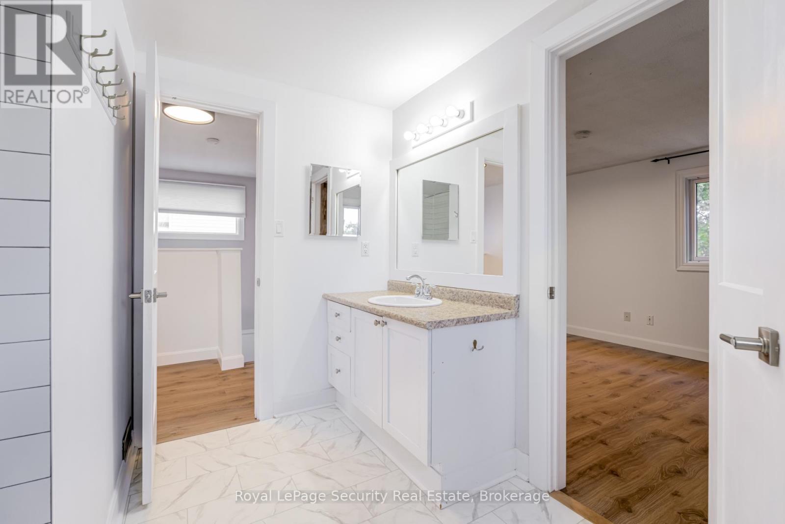 32 Wilson Court, Barrie (Allandale), Ontario  L4N 5K8 - Photo 15 - S12879614