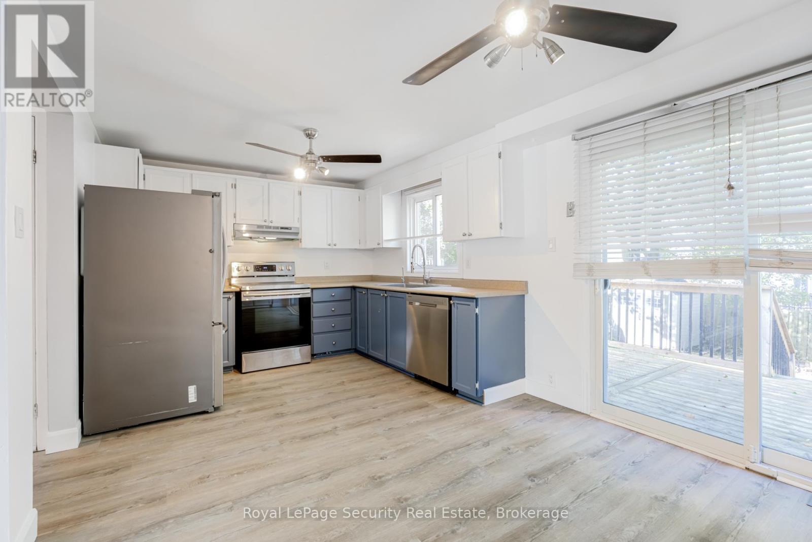 32 Wilson Court, Barrie (Allandale), Ontario  L4N 5K8 - Photo 5 - S12879614