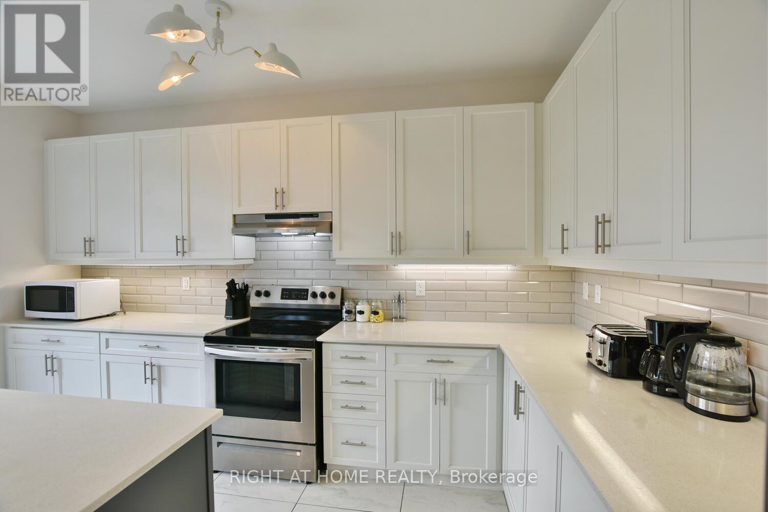 94 Kirby Avenue, Collingwood, Ontario  L9Y 4B6 - Photo 12 - S12879748