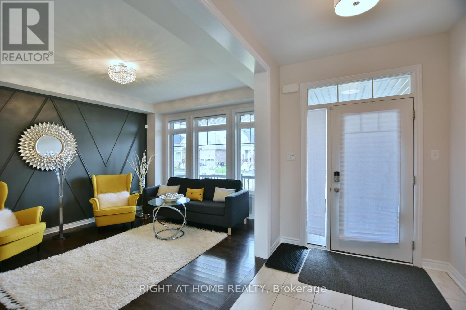 94 Kirby Avenue, Collingwood, Ontario  L9Y 4B6 - Photo 3 - S12879748