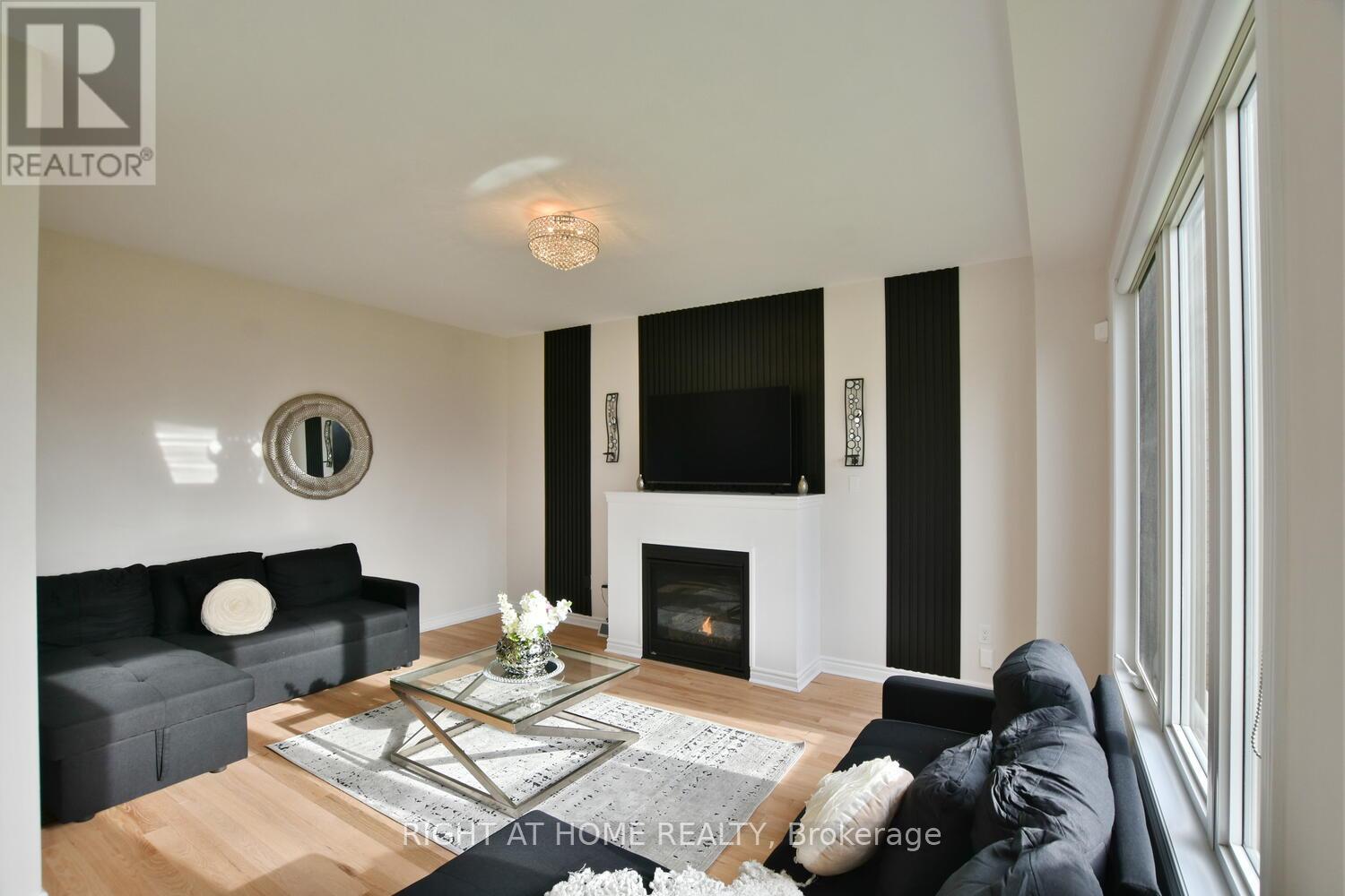 94 Kirby Avenue, Collingwood, Ontario  L9Y 4B6 - Photo 7 - S12879748