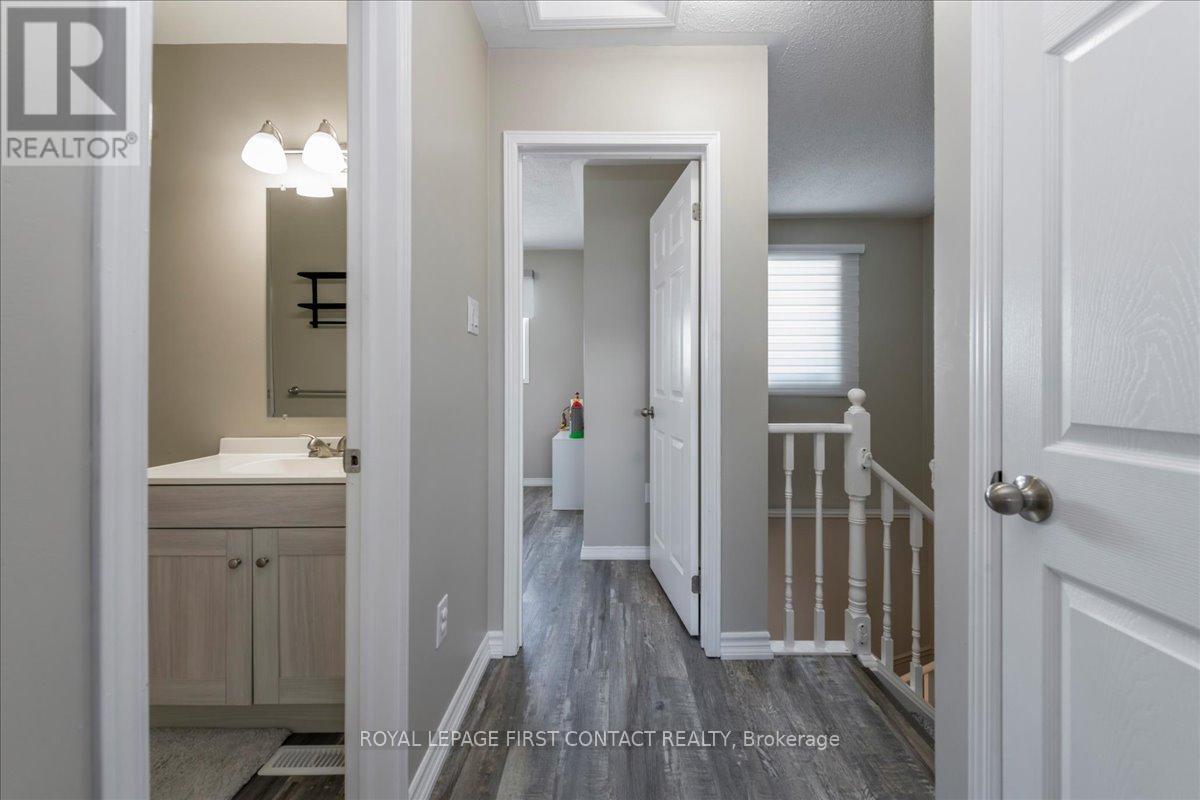 193 Pickett Crescent, Barrie, Ontario  L4N 8C2 - Photo 9 - S12879760