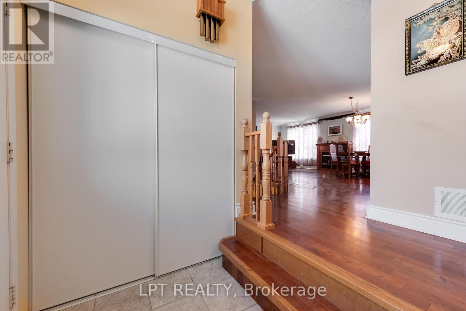 1 Bay Court, Wasaga Beach, Ontario  L9Z 1P7 - Photo 15 - S12879776