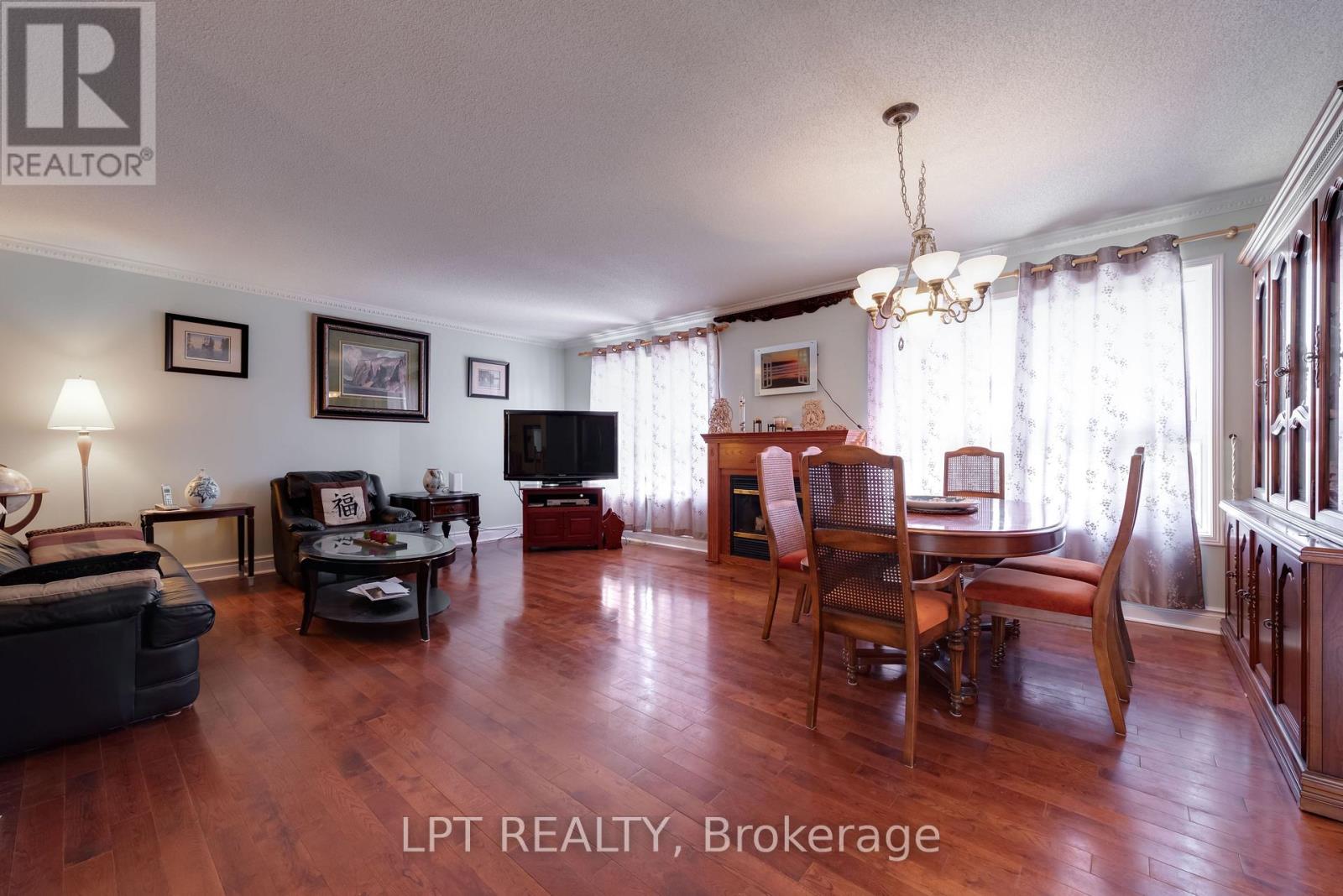 1 Bay Court, Wasaga Beach, Ontario  L9Z 1P7 - Photo 3 - S12879776