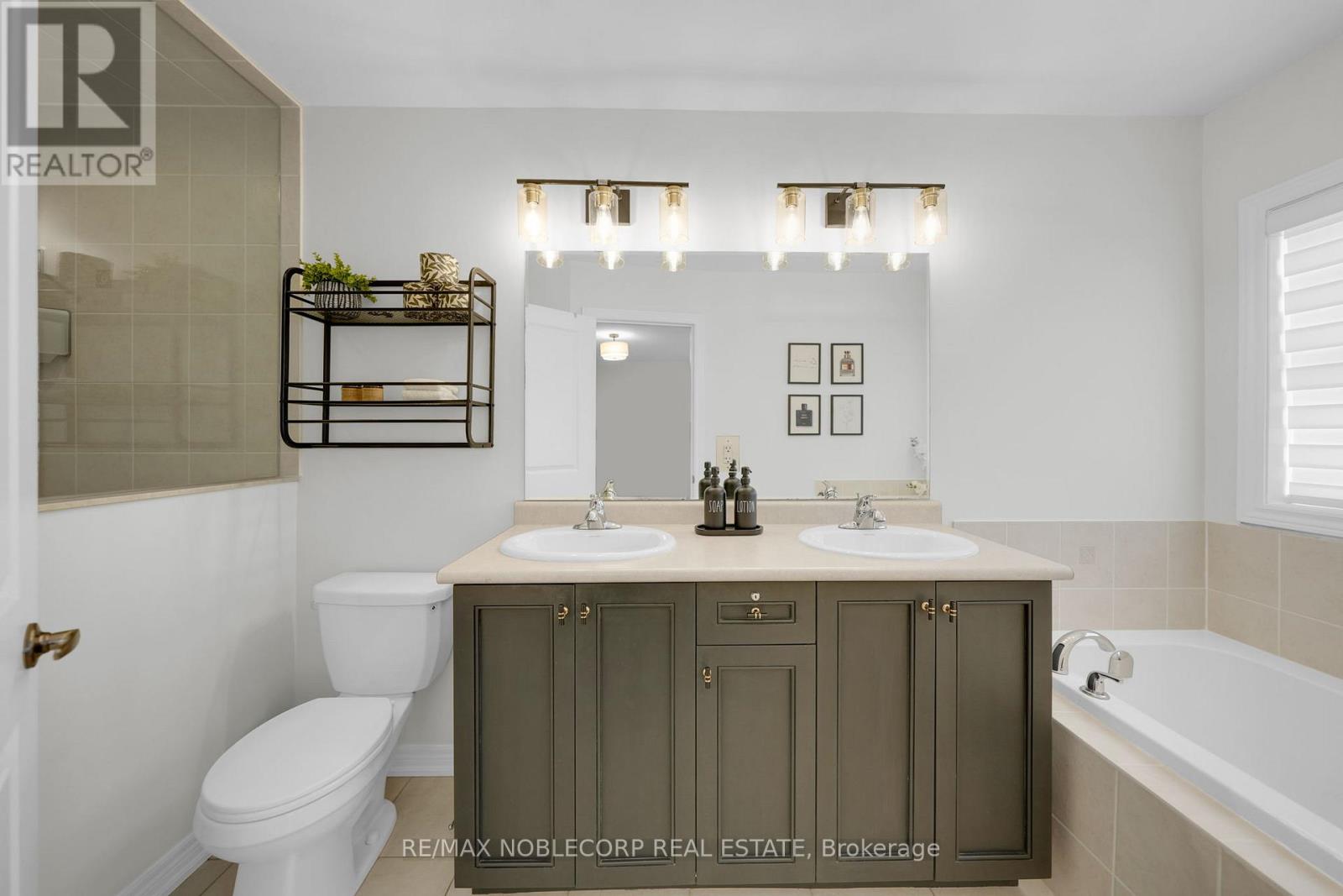 40 Morra Avenue, Caledon (Bolton East), Ontario  L7E 4K5 - Photo 34 - W12878636