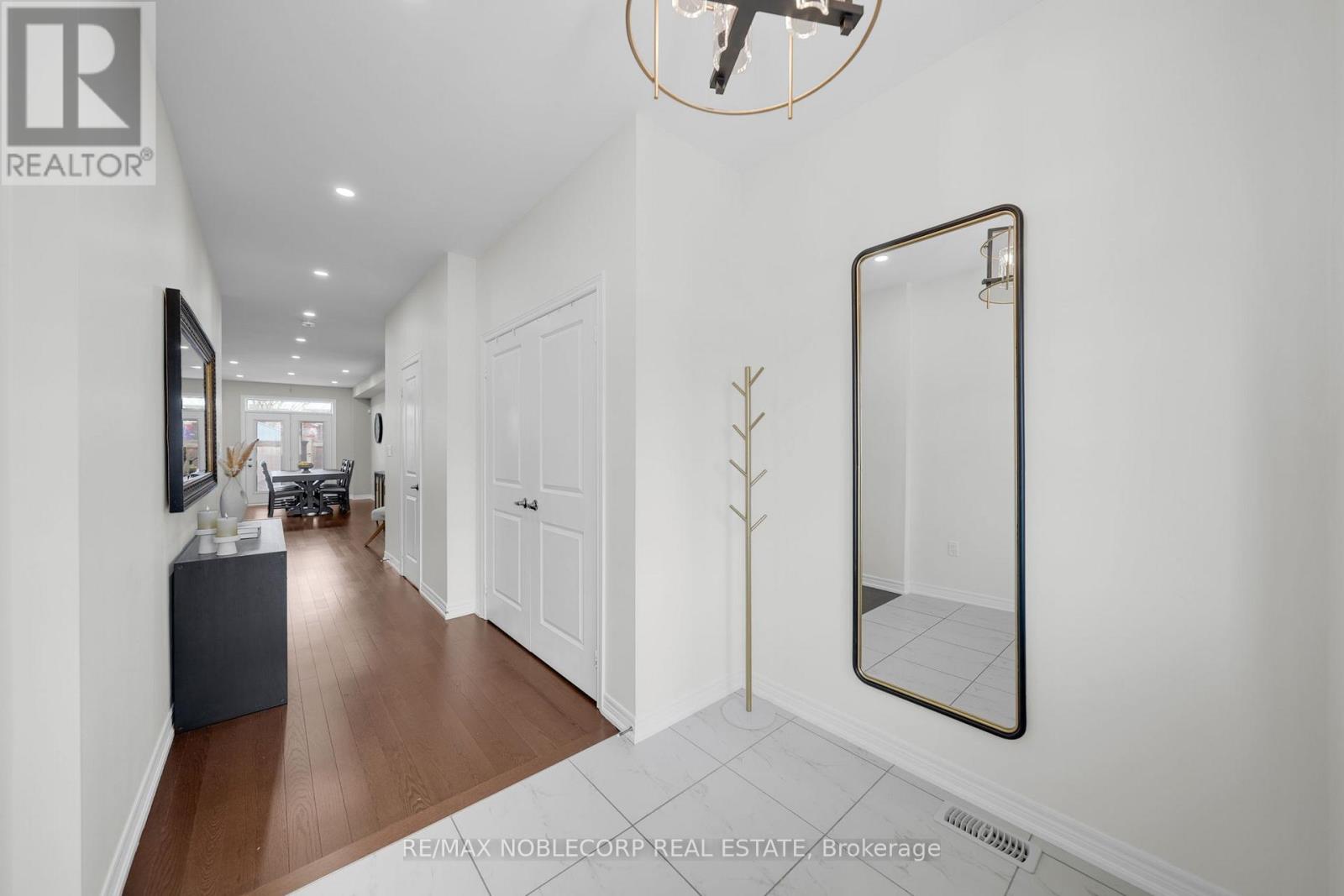 40 Morra Avenue, Caledon (Bolton East), Ontario  L7E 4K5 - Photo 5 - W12878636