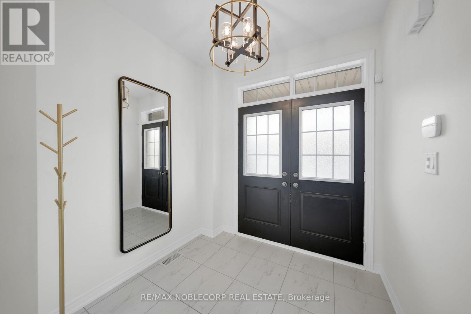 40 Morra Avenue, Caledon (Bolton East), Ontario  L7E 4K5 - Photo 4 - W12878636