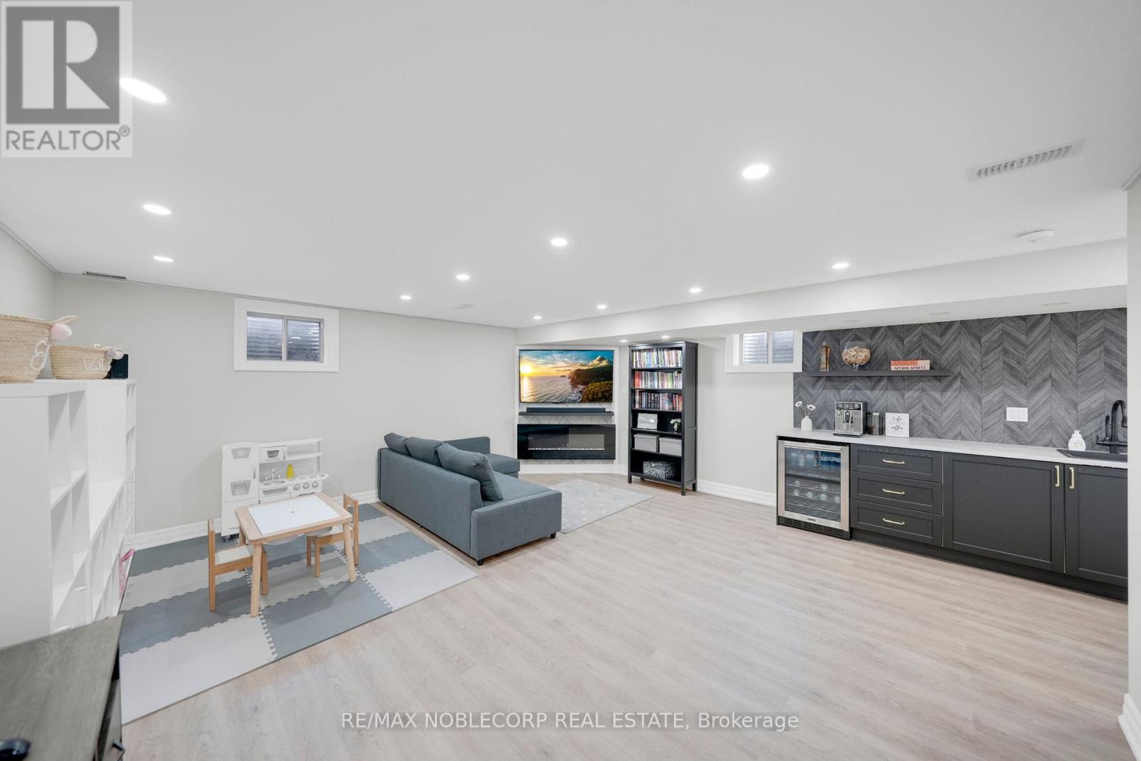 40 Morra Avenue, Caledon (Bolton East), Ontario  L7E 4K5 - Photo 41 - W12878636