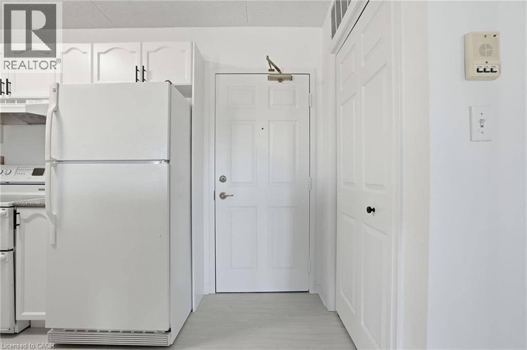 1431 Walkers Line Unit# 309, Burlington, Ontario  L7M 4P3 - Photo 3 - 40807575