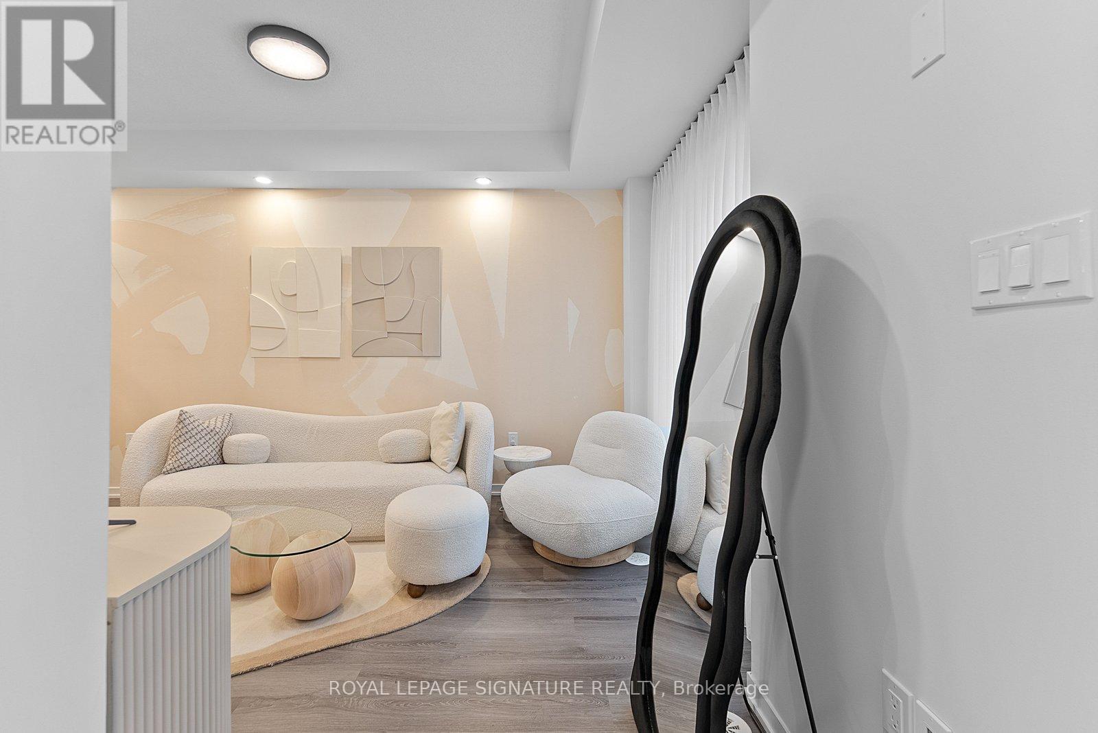 Th114 - 30 William Jackson Way, Toronto, Ontario  M8V 0J7 - Photo 2 - W12879498