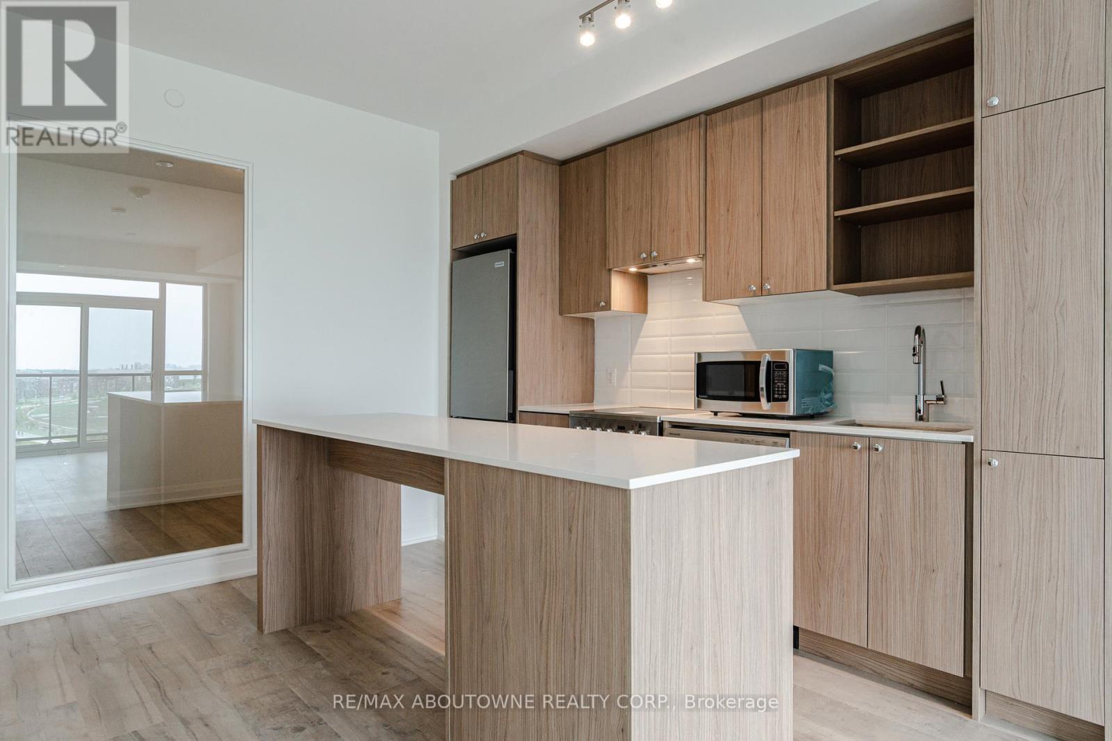 814 - 50 George Butchart Drive, Toronto (Downsview-Roding-Cfb), Ontario  M3K 0C9 - Photo 11 - W12879518