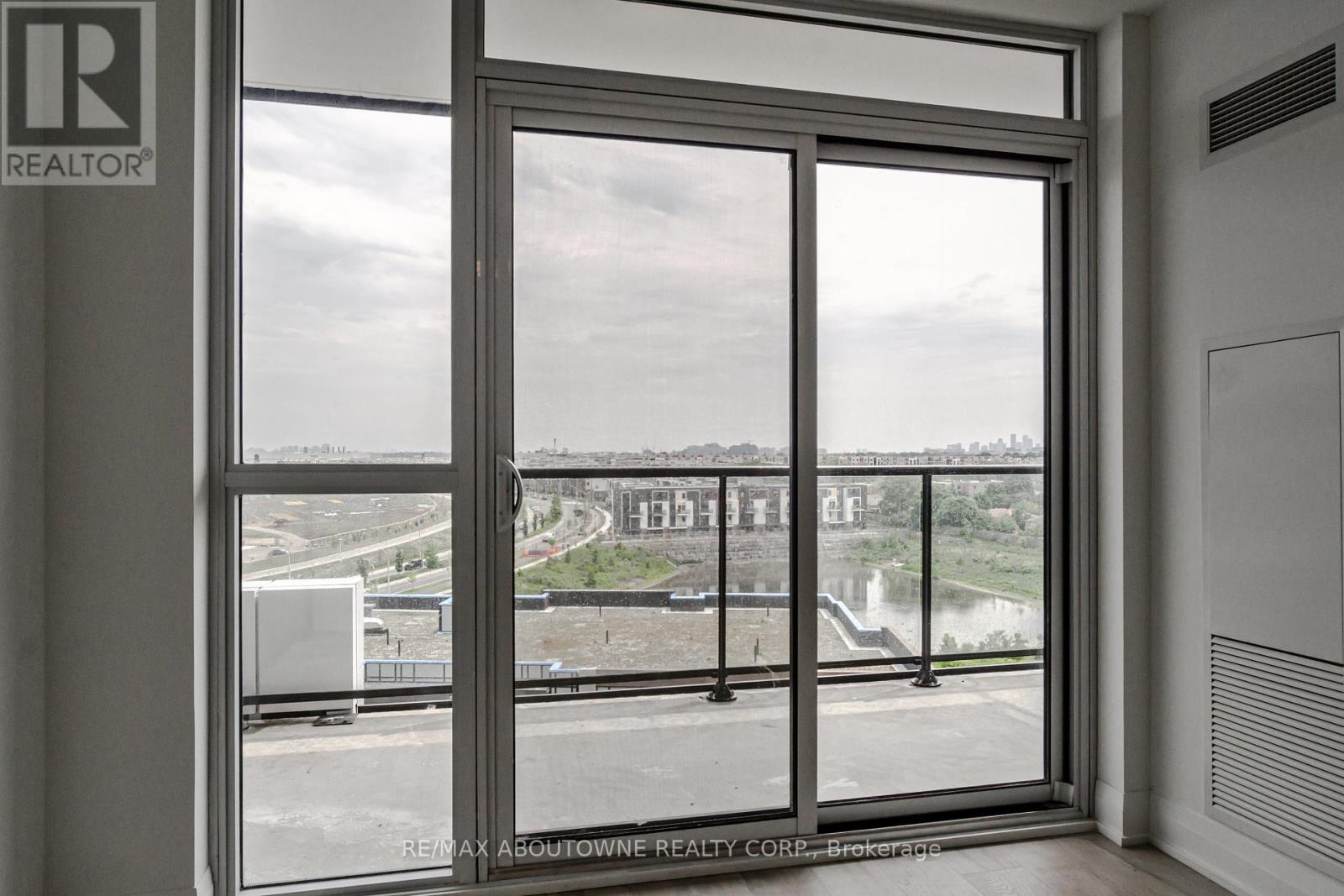 814 - 50 George Butchart Drive, Toronto (Downsview-Roding-Cfb), Ontario  M3K 0C9 - Photo 14 - W12879518