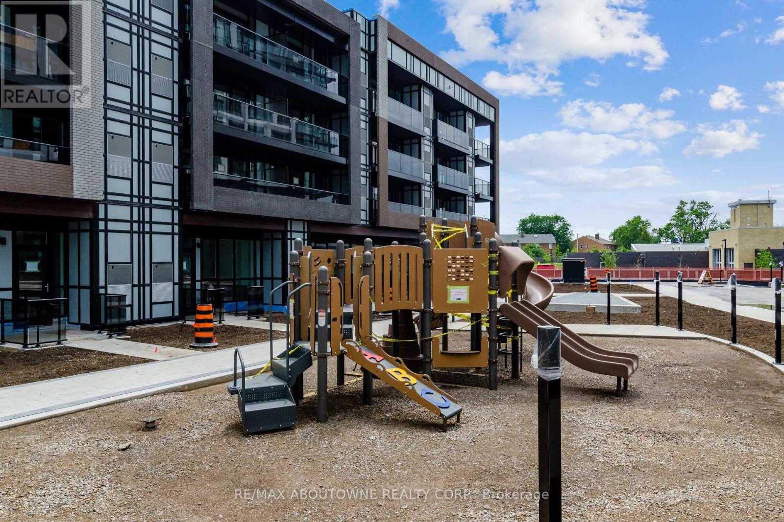 814 - 50 George Butchart Drive, Toronto (Downsview-Roding-Cfb), Ontario  M3K 0C9 - Photo 28 - W12879518