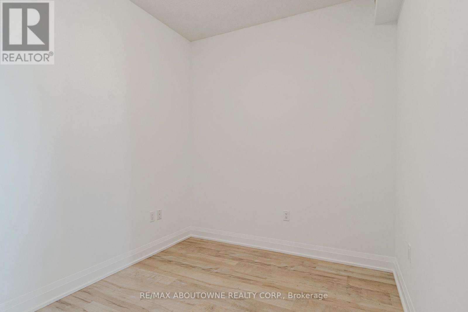 814 - 50 George Butchart Drive, Toronto (Downsview-Roding-Cfb), Ontario  M3K 0C9 - Photo 9 - W12879518