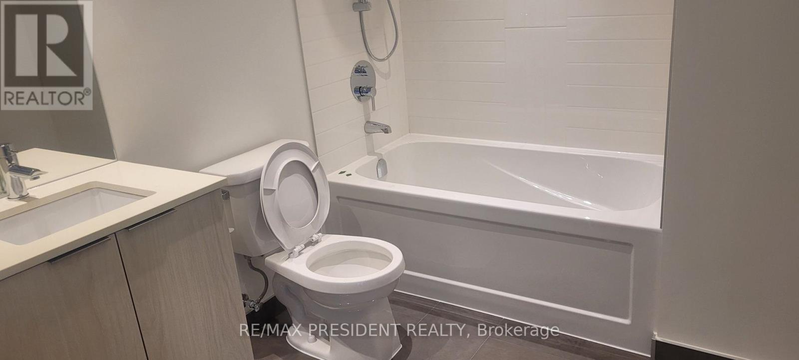 2512 - 448 Burnhamthorpe Road, Mississauga (City Centre), Ontario  L5B 0R4 - Photo 7 - W12879536