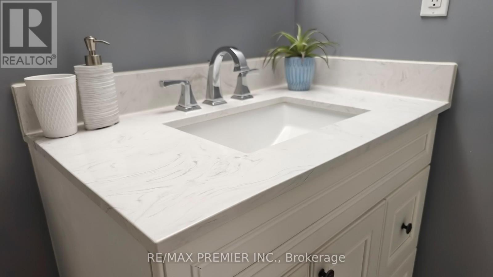 1207 - 812 Burnhamthorpe Road, Toronto, Ontario  M9C 4W1 - Photo 28 - W12879572