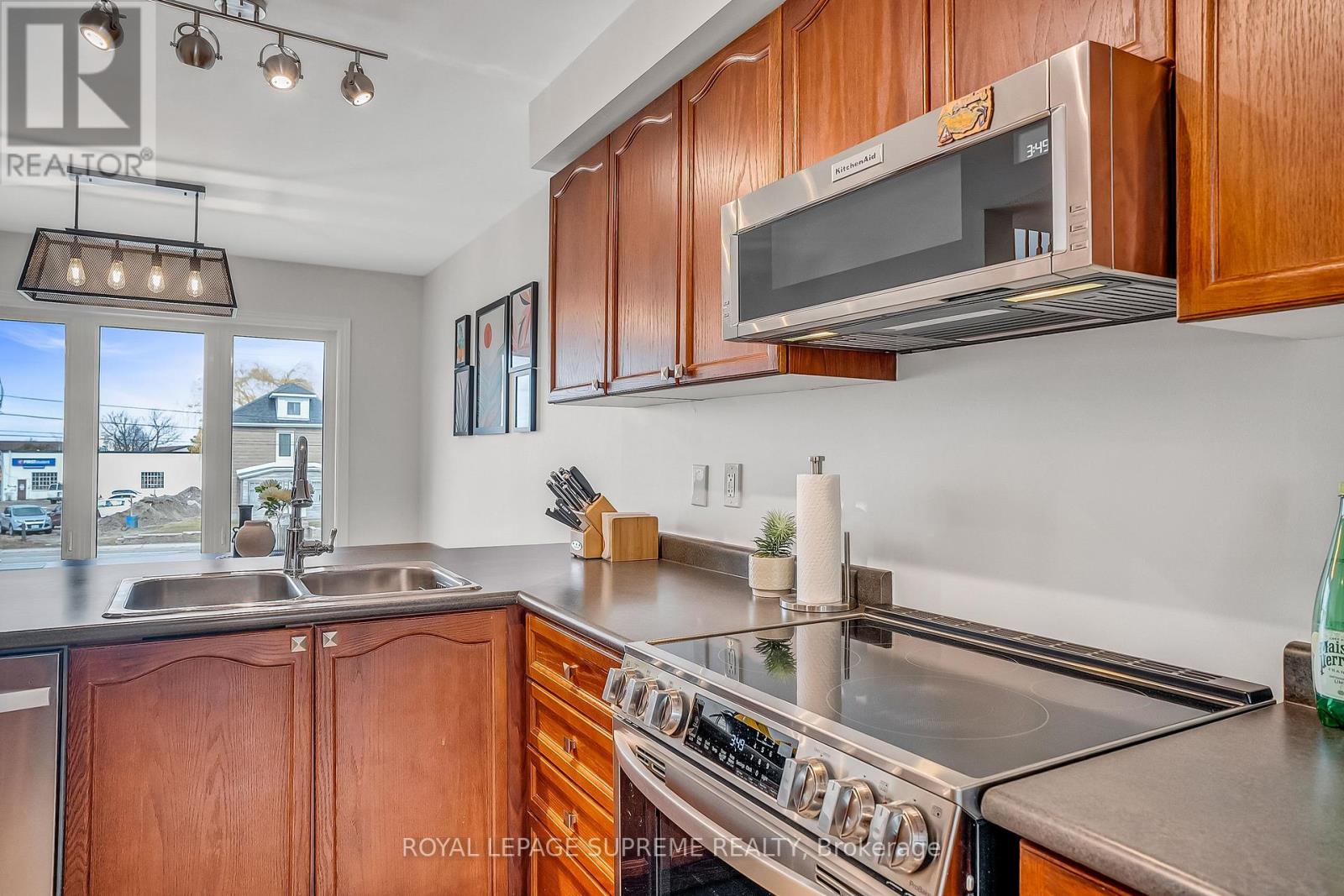 19 Seed House Lane, Halton Hills, Ontario  L7G 6K2 - Photo 18 - W12879592