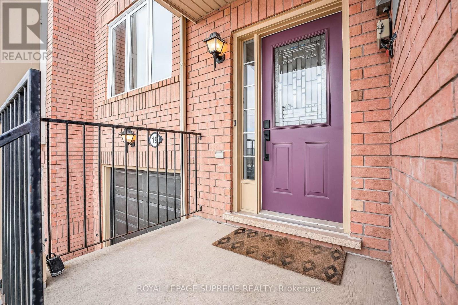 19 Seed House Lane, Halton Hills, Ontario  L7G 6K2 - Photo 3 - W12879592