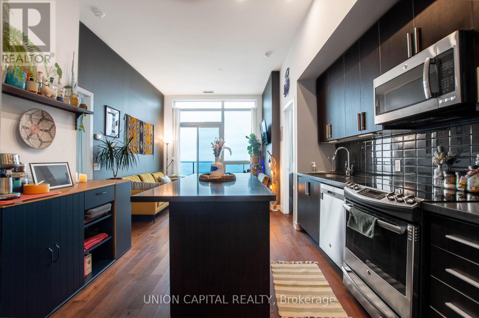 Ph02 - 2212 Lake Shore Boulevard W, Toronto, Ontario  M8V 0C2 - Photo 8 - W12879606