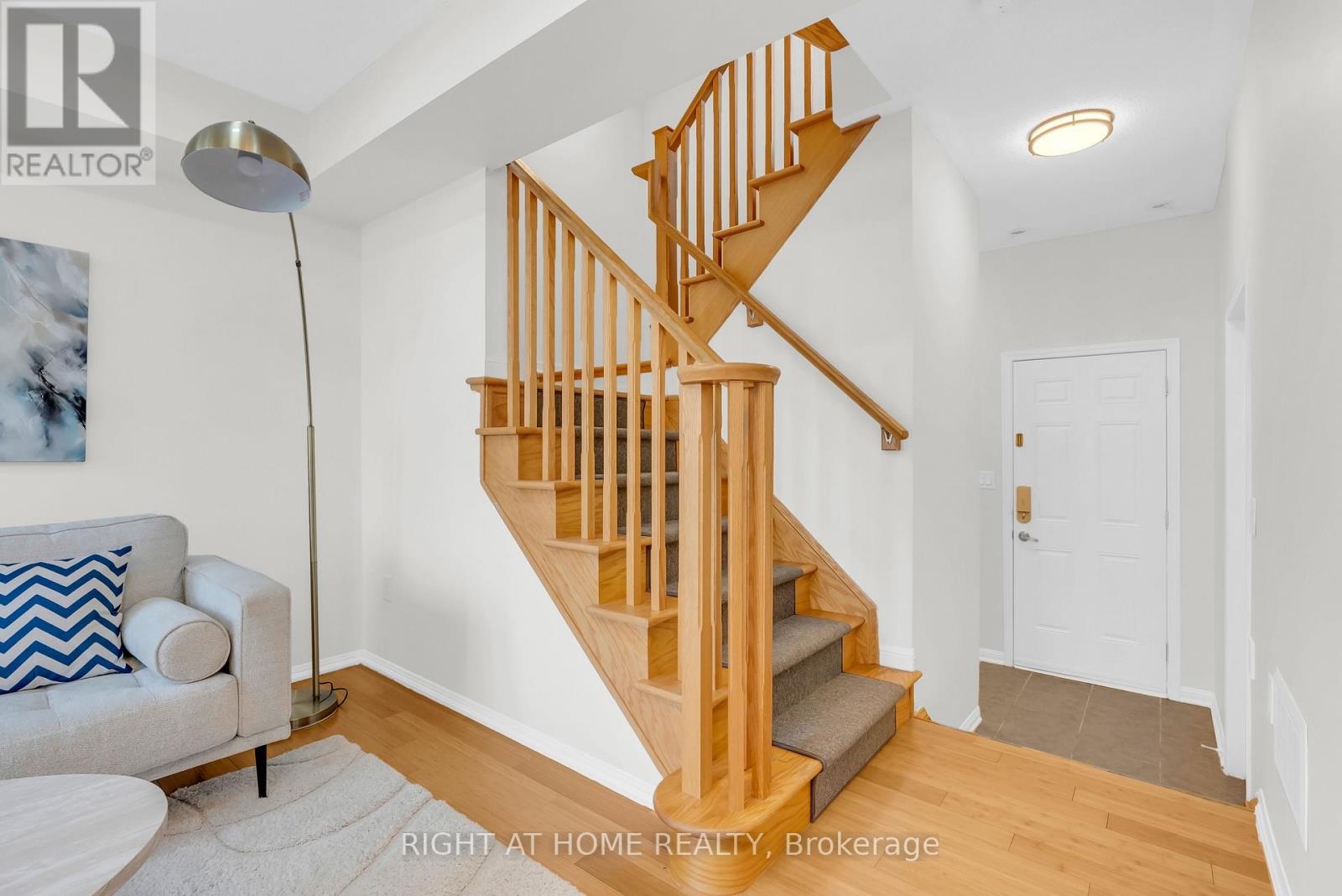 656 Scott Boulevard, Milton, Ontario  L9T 0P3 - Photo 9 - W12879630