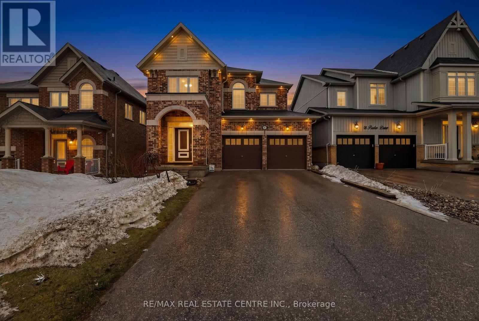 10 Porter Drive, Orangeville, Ontario  L9W 6Z4 - Photo 1 - W12879654